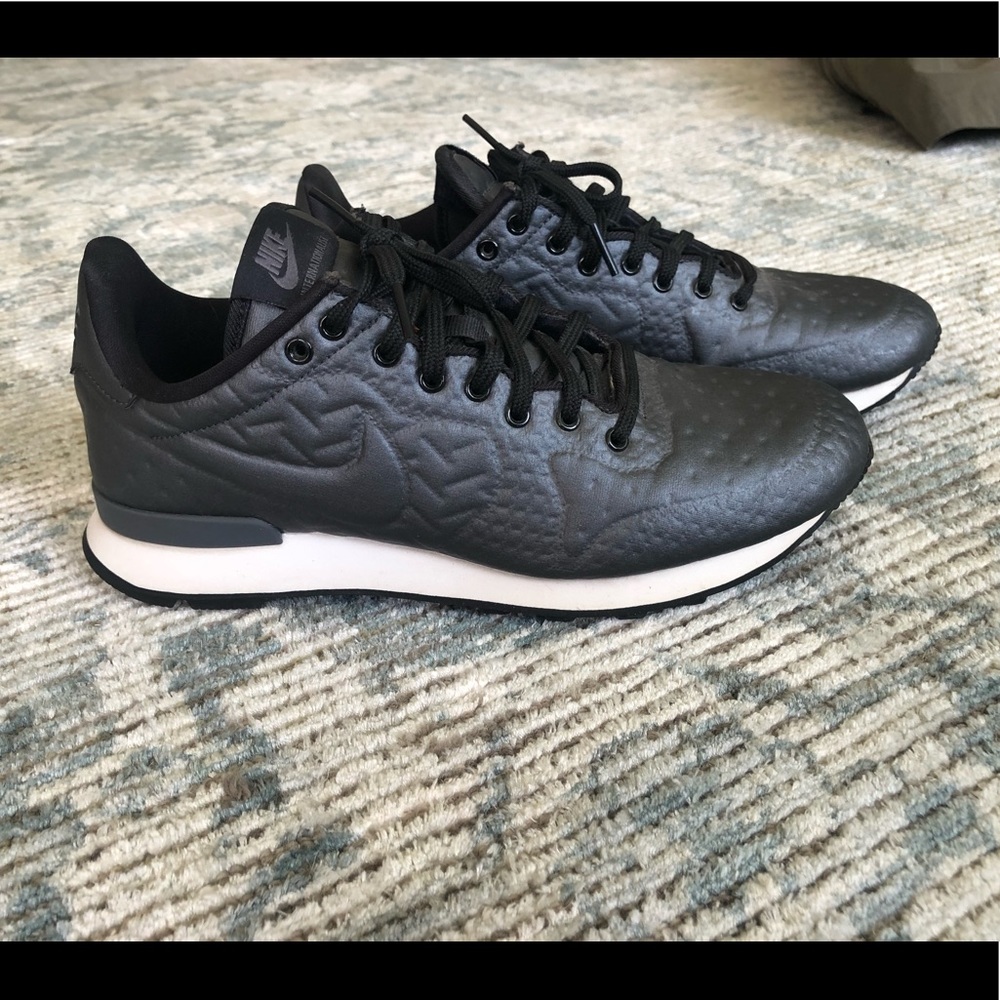 Nike Internationalist Sneakers